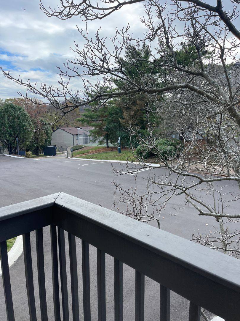 Townhouse for rent at 213 Summit Ridge Dr, Nashville, TN 37215