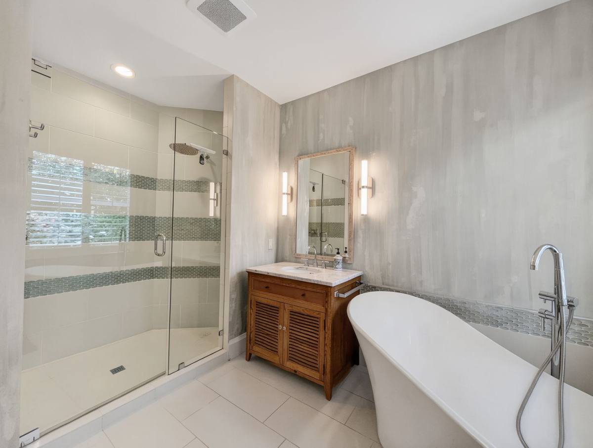 House for rent at 6772 Southern Oak Court, Naples, FL 34109
