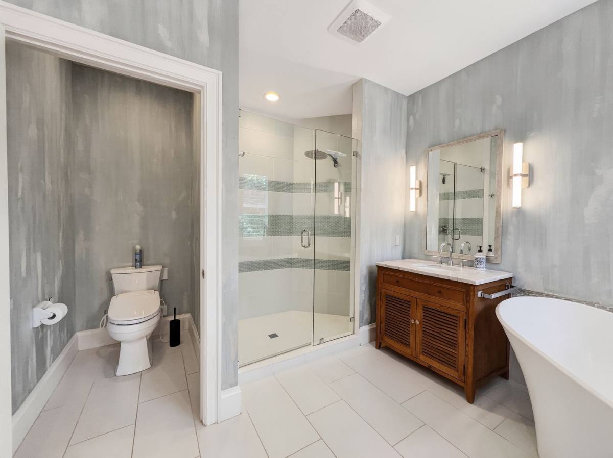 House for rent at 6772 Southern Oak Court, Naples, FL 34109