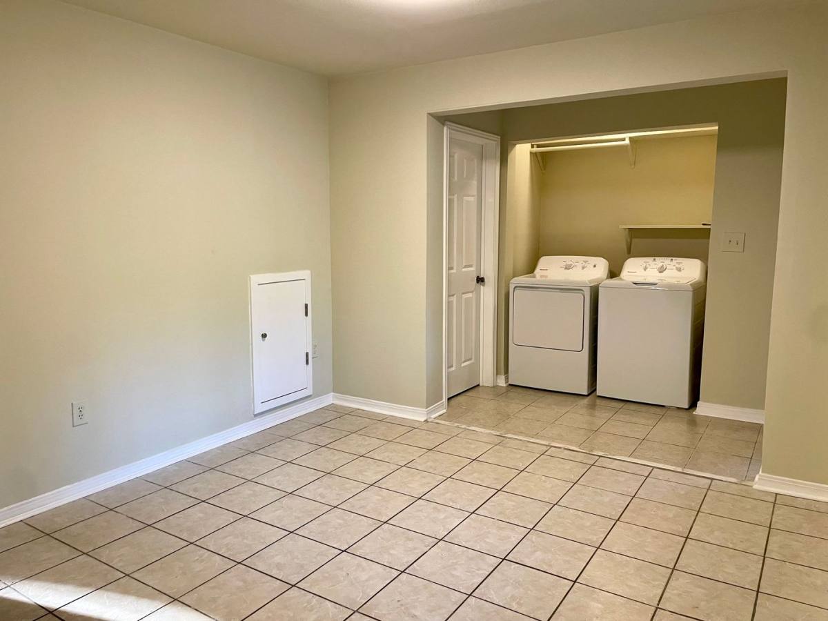 Townhouse for rent at 1242 Sharlo Ave #C-2, Baton Rouge, LA 70820