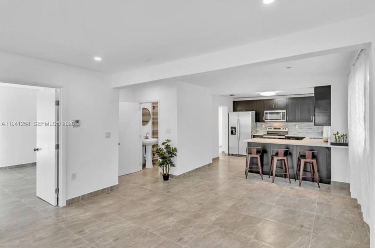 Apartment for rent at 211 SE 9th St #211, Hallandale, FL 33009