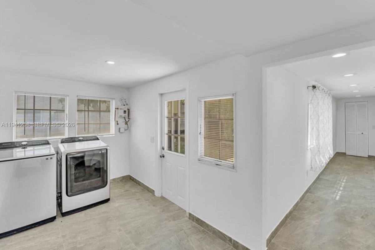 Apartment for rent at 211 SE 9th St #211, Hallandale, FL 33009