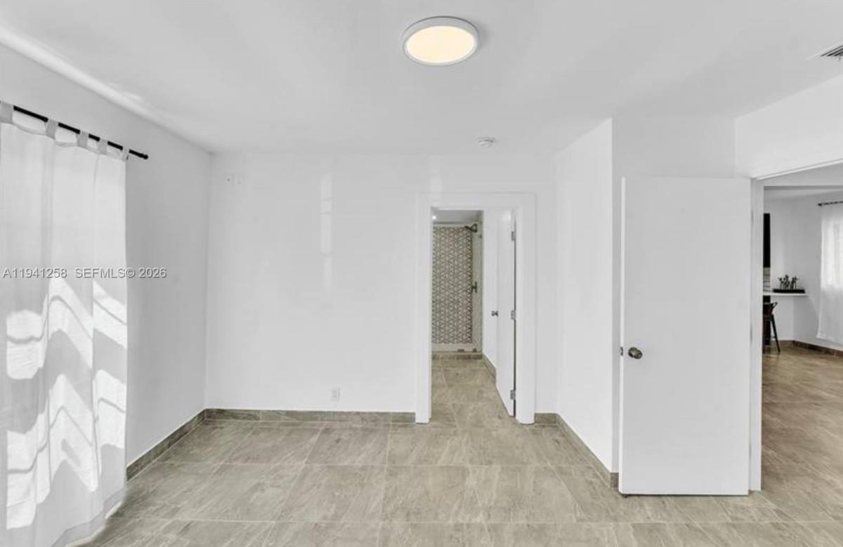 Apartment for rent at 211 SE 9th St #211, Hallandale, FL 33009