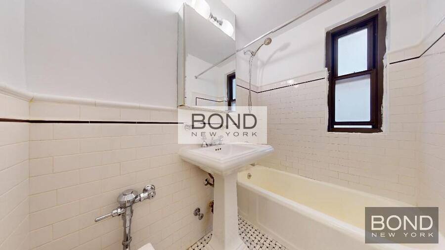 Condo for rent at 141 E 56th St #J, New York, NY 10022