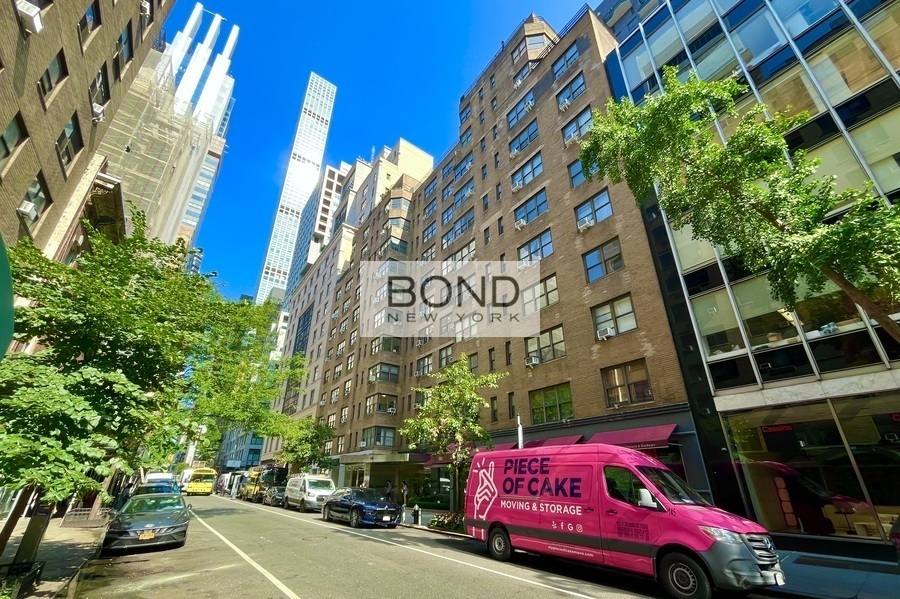 Condo for rent at 141 E 56th St #J, New York, NY 10022