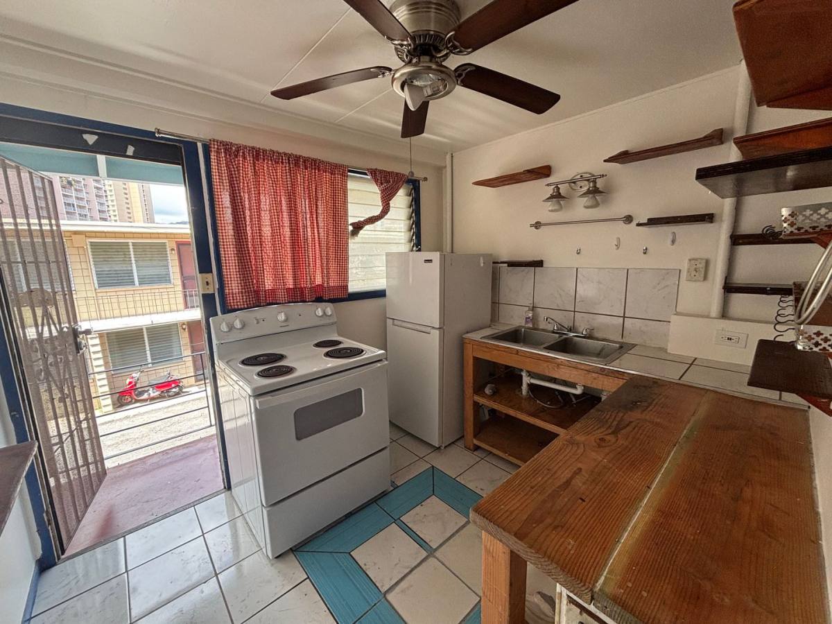 Apartment for rent at 522 Lauiki St, Honolulu, HI 96826