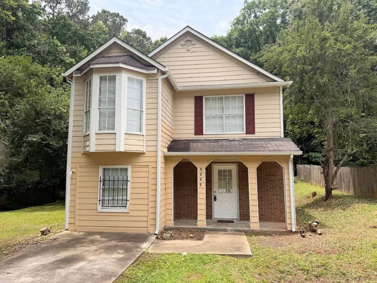 House for rent at 1995 Glenwood Downs Dr, Decatur, GA 30035