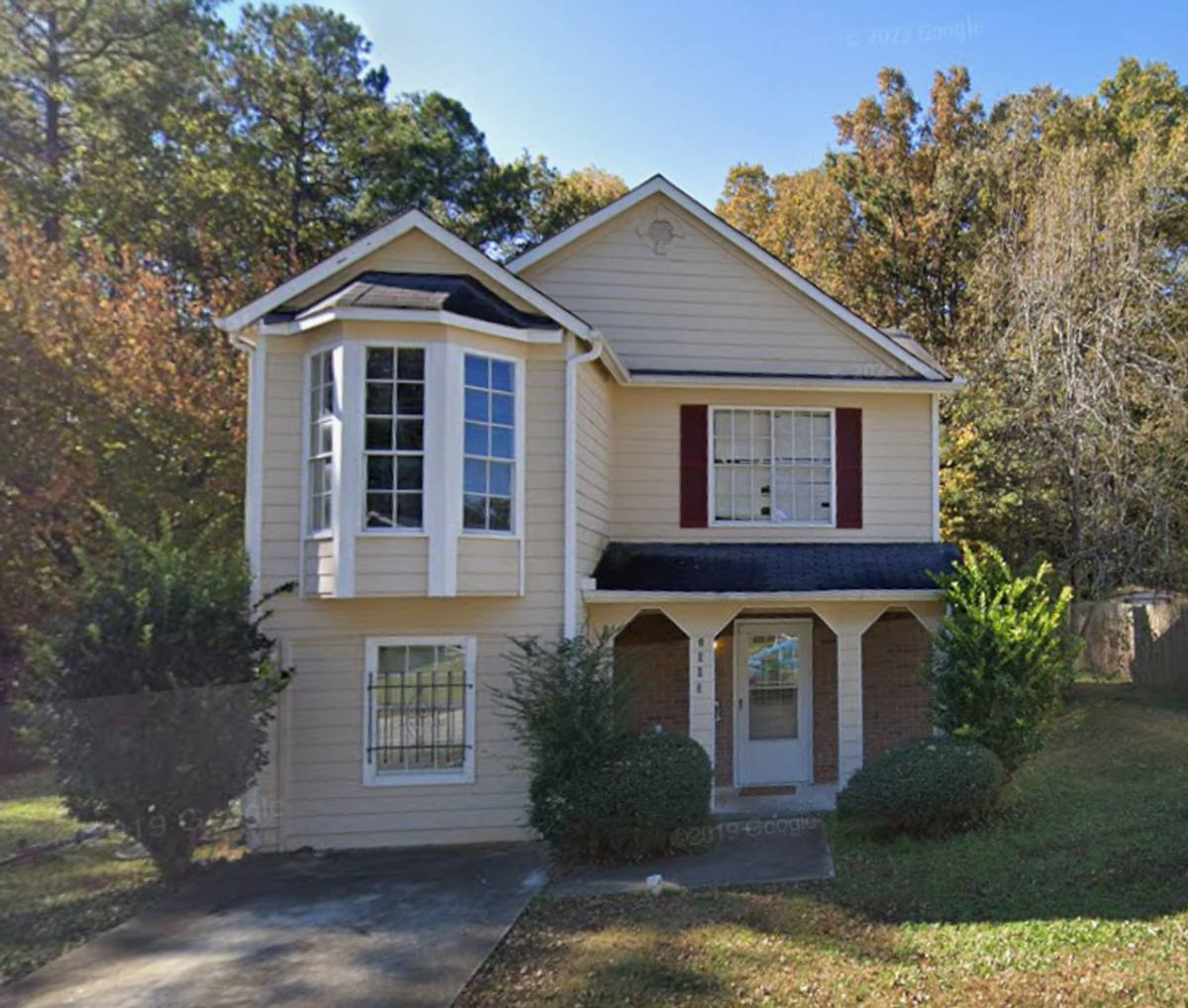 House for rent at 1995 Glenwood Downs Dr, Decatur, GA 30035