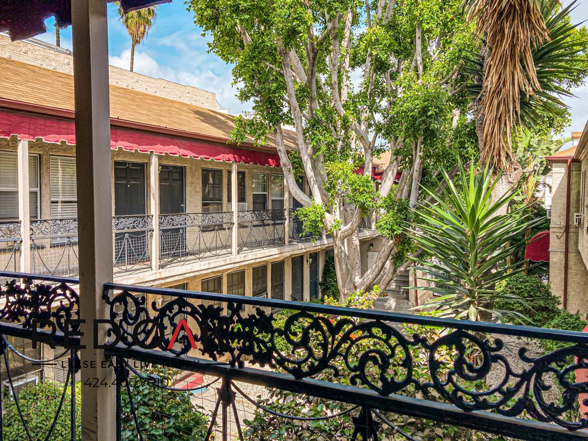 Apartment for rent at 851 S Kenmore Ave #2, Los Angeles, CA 90005