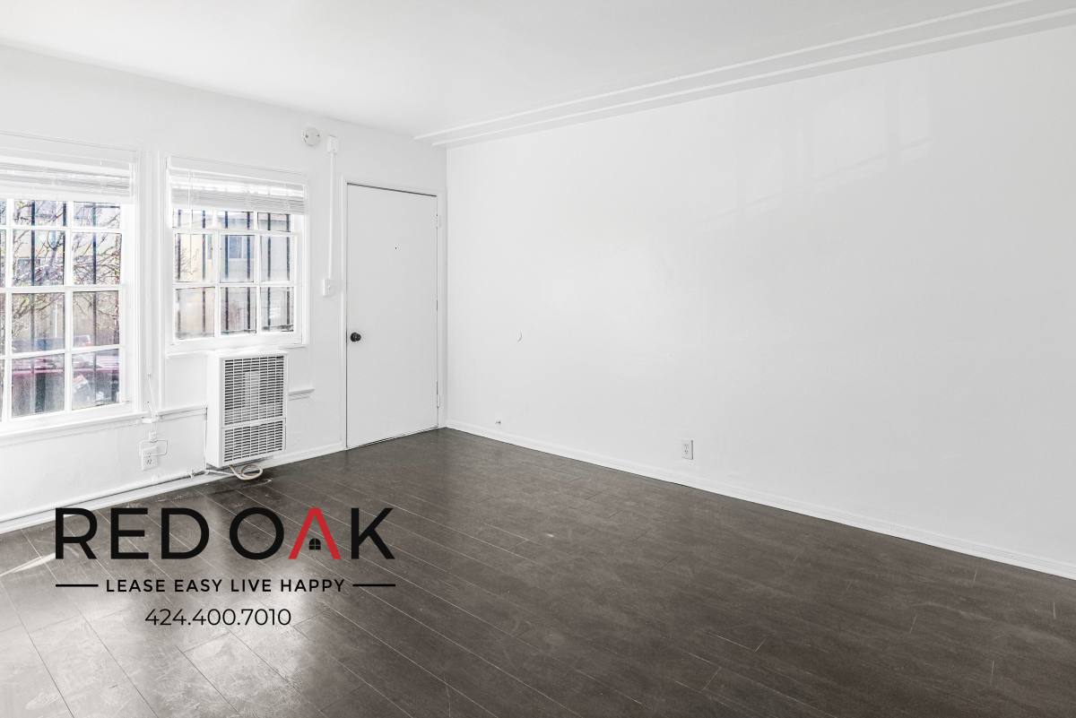 Apartment for rent at 851 S Kenmore Ave #2, Los Angeles, CA 90005