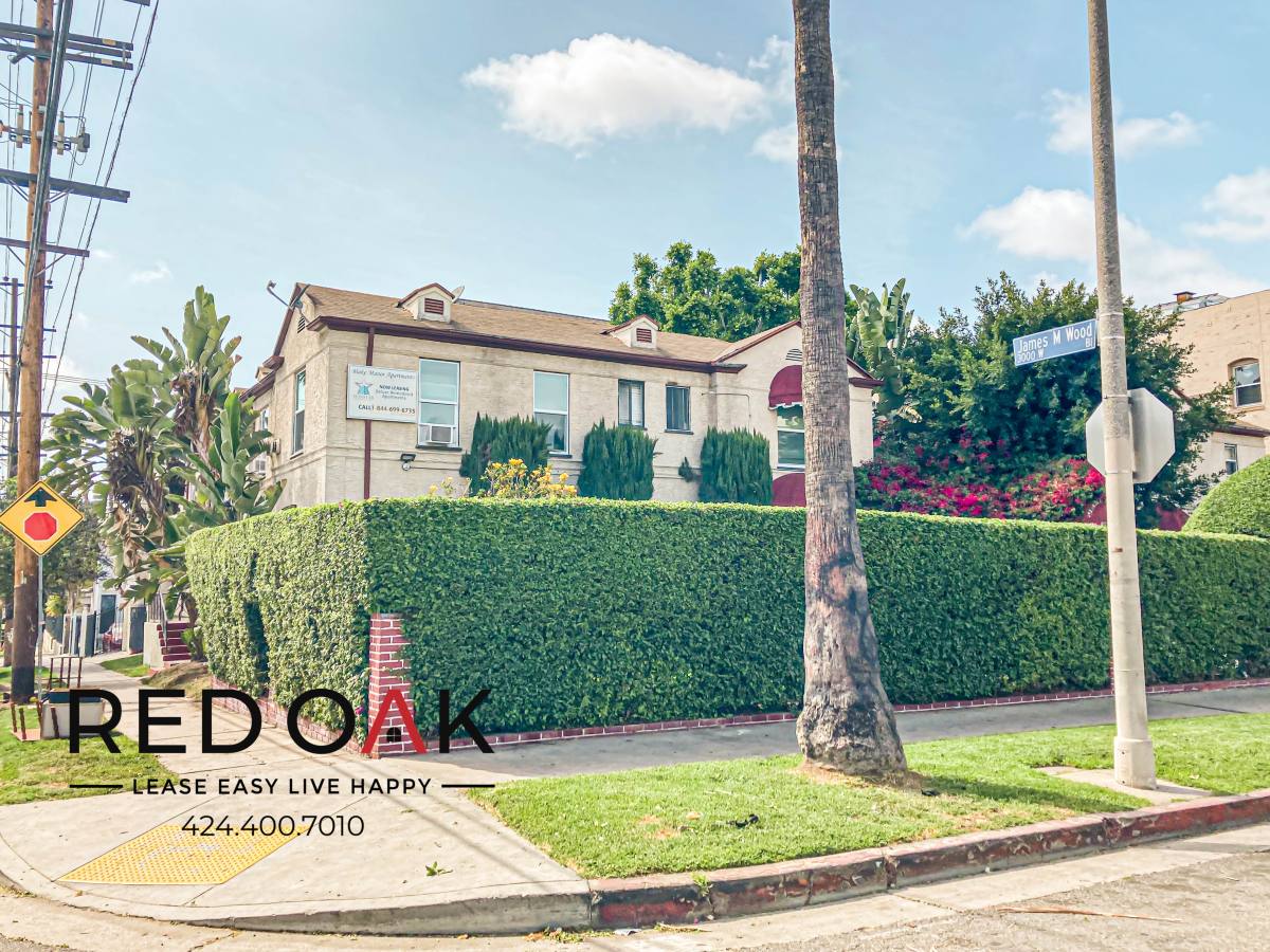 Apartment for rent at 851 S Kenmore Ave #2, Los Angeles, CA 90005
