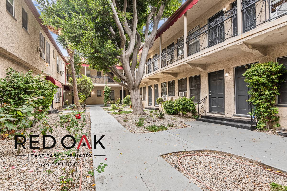 Apartment for rent at 851 S Kenmore Ave #2, Los Angeles, CA 90005