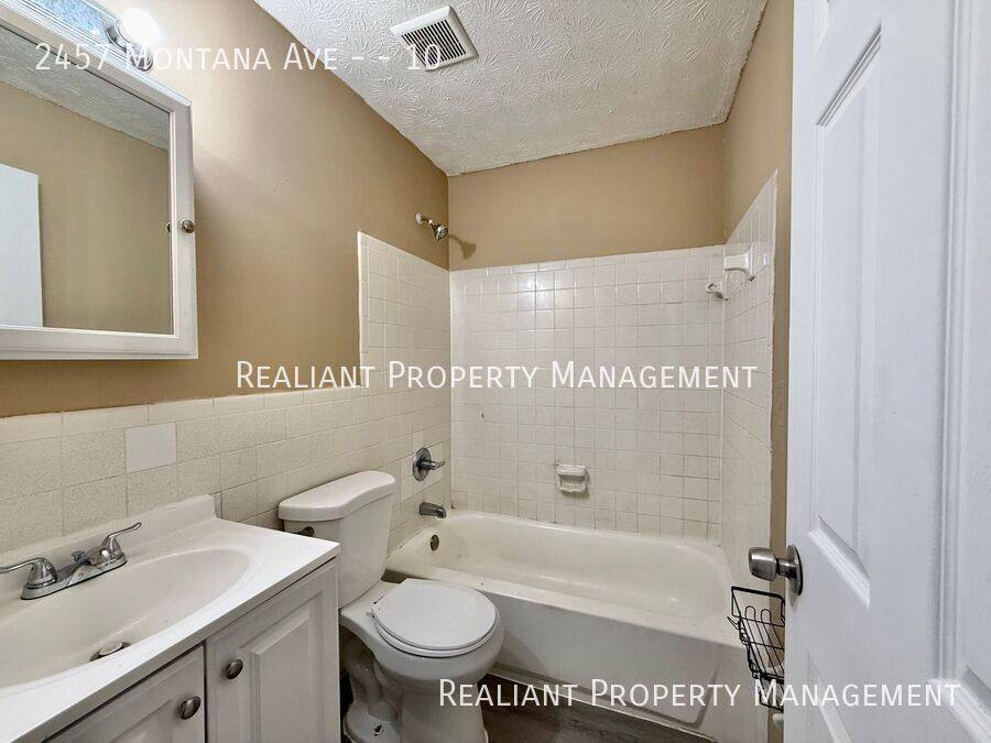 Apartment for rent at 2457 Montana Ave #10, Cincinnati, OH 45211
