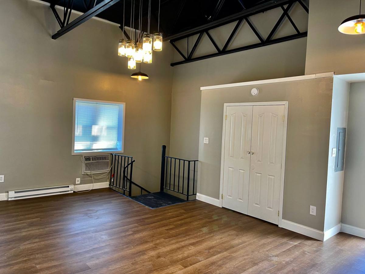 Apartment for rent at 110 Railroad Ave, Hammonton, NJ 08037
