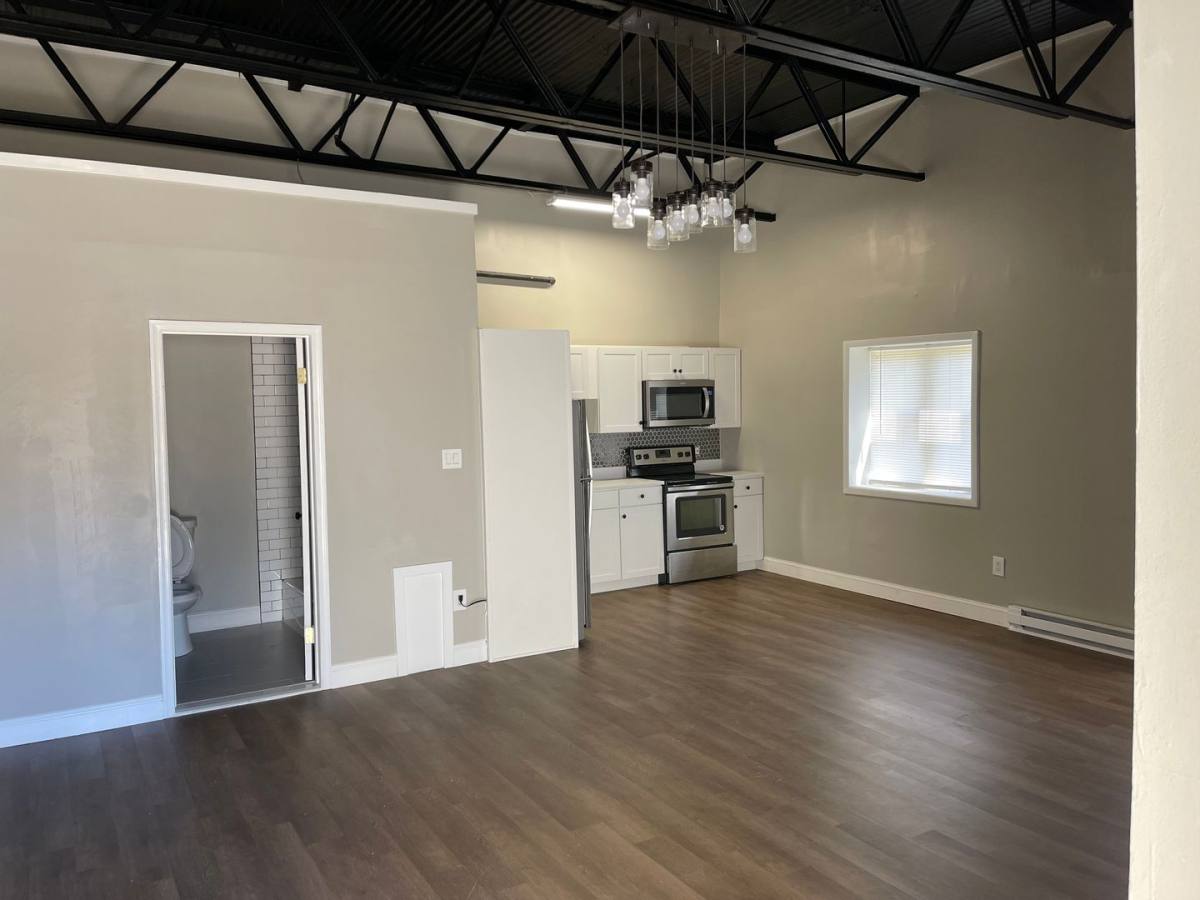Apartment for rent at 110 Railroad Ave, Hammonton, NJ 08037