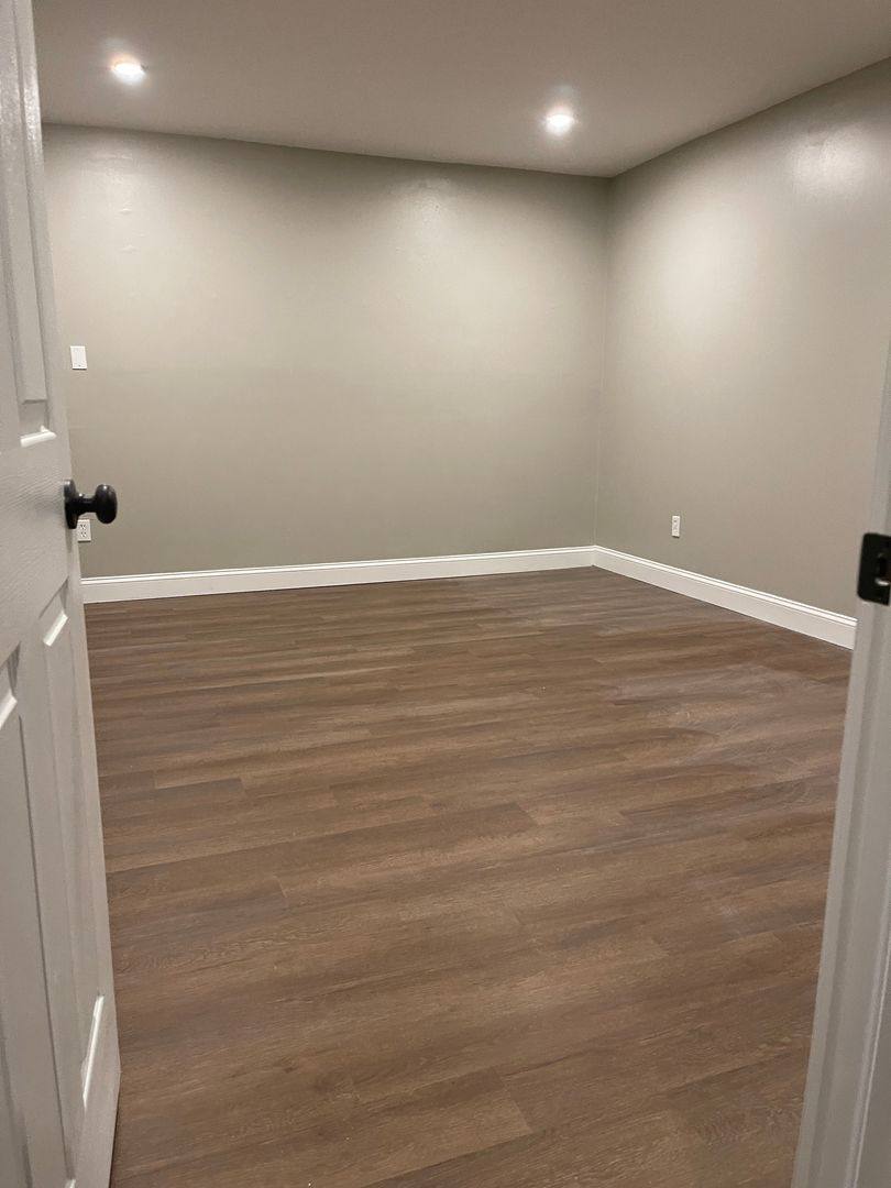 Apartment for rent at 110 Railroad Ave, Hammonton, NJ 08037