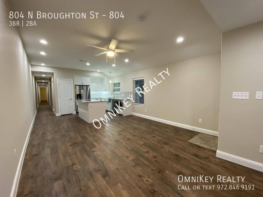 Apartment for rent at 804 N Broughton St #804, Sherman, TX 75090
