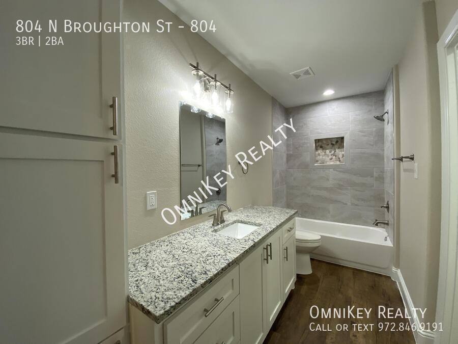 Apartment for rent at 804 N Broughton St #804, Sherman, TX 75090
