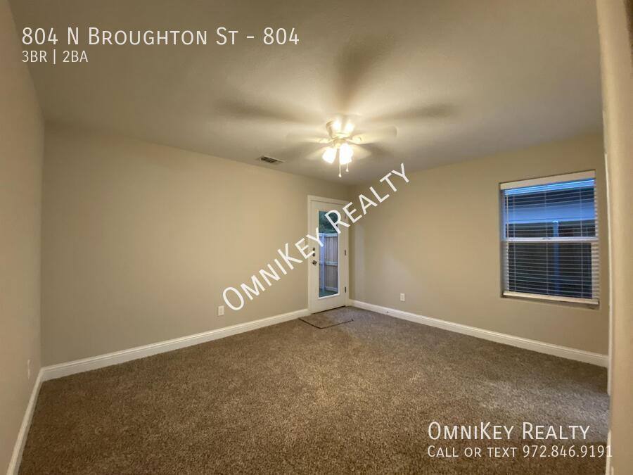 Apartment for rent at 804 N Broughton St #804, Sherman, TX 75090