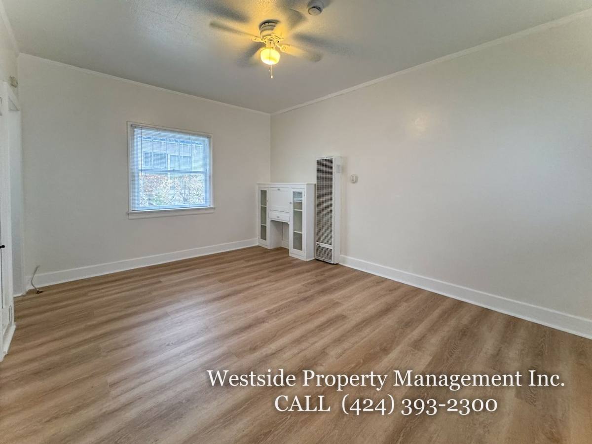 Apartment for rent at 1331 17th St #B, Santa Monica, CA 90404