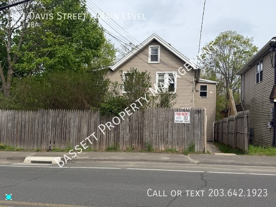 Apartment for rent at 191 Davis St #LEVEL, Oakville, CT 06779