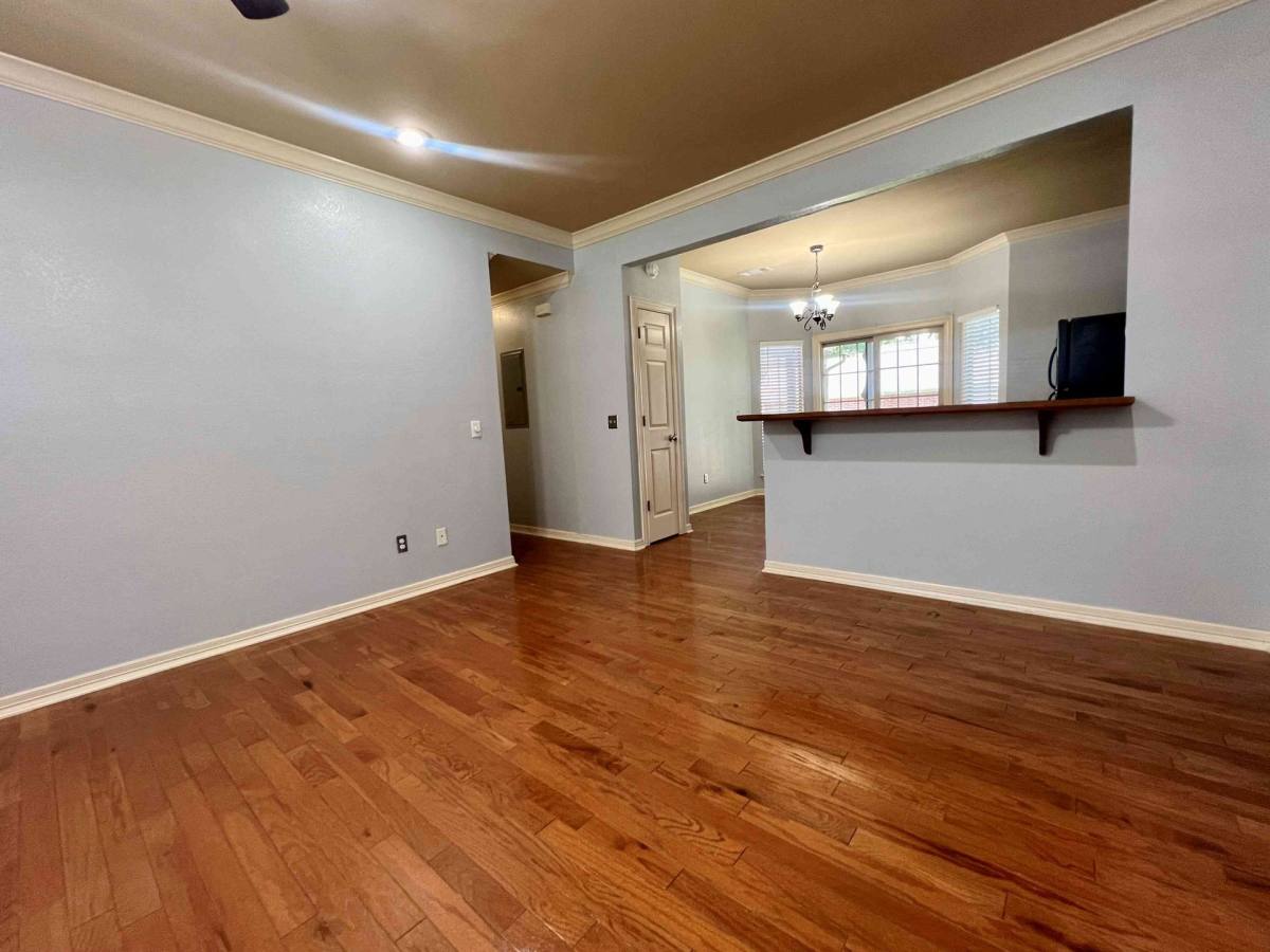 Apartment for rent at 529 E Miracle Dr, Fayetteville, AR 72701