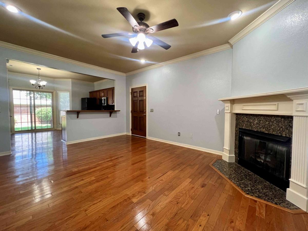 Apartment for rent at 529 E Miracle Dr, Fayetteville, AR 72701