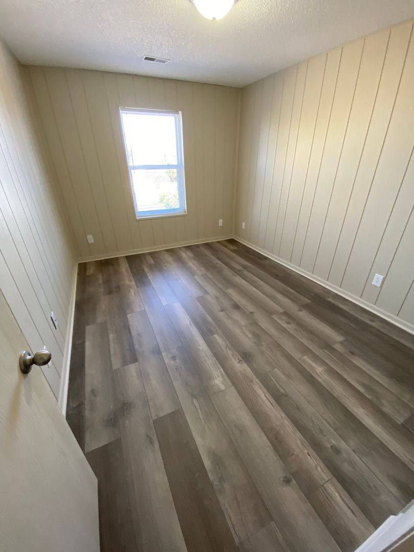 Apartment for rent at 211 McGoodwin St, Warrensburg, MO 64093