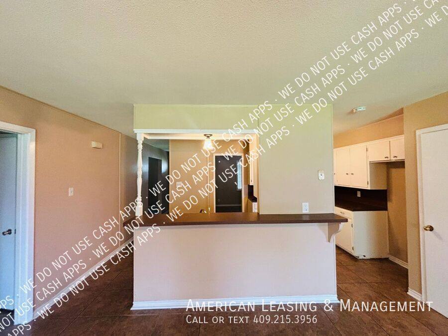 House for rent at 4417 Willowglen St, Orange, TX 77632