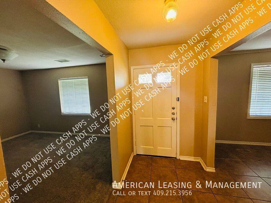 House for rent at 4417 Willowglen St, Orange, TX 77632