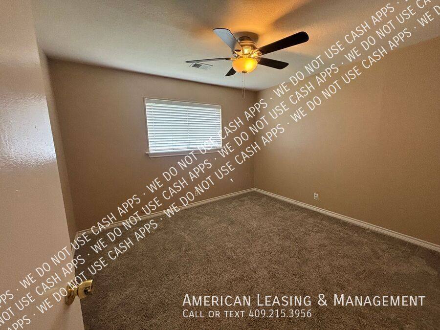 House for rent at 4417 Willowglen St, Orange, TX 77632