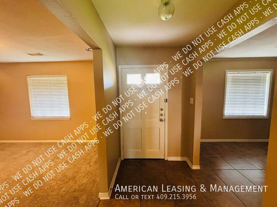 House for rent at 4417 Willowglen St, Orange, TX 77632