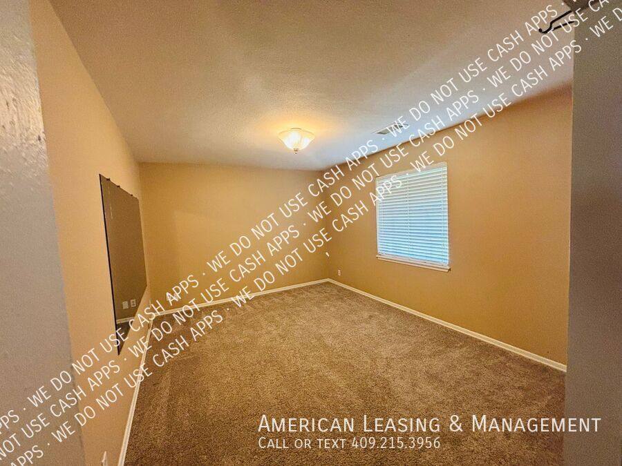 House for rent at 4417 Willowglen St, Orange, TX 77632