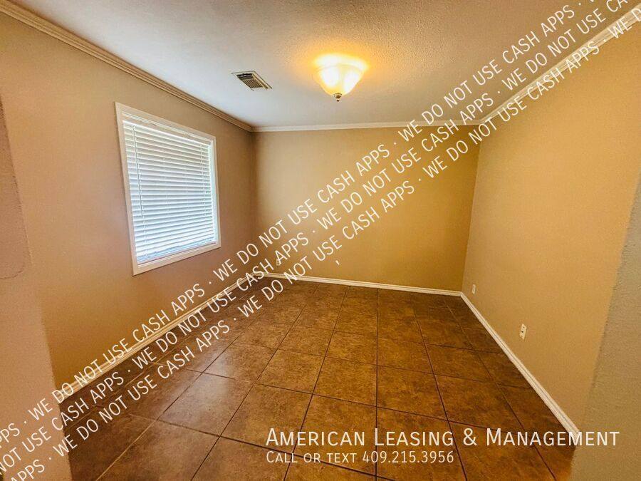 House for rent at 4417 Willowglen St, Orange, TX 77632