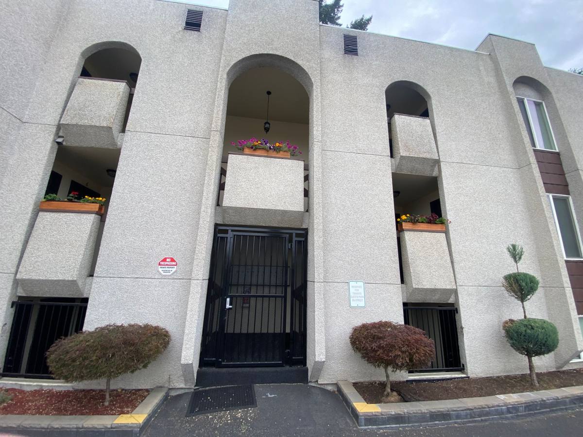 Apartment for rent at 827 E Ermina Ave, Spokane, WA 99207