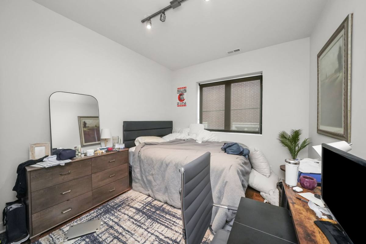 Apartment for rent at 832 W Erie St, Chicago, IL 60642