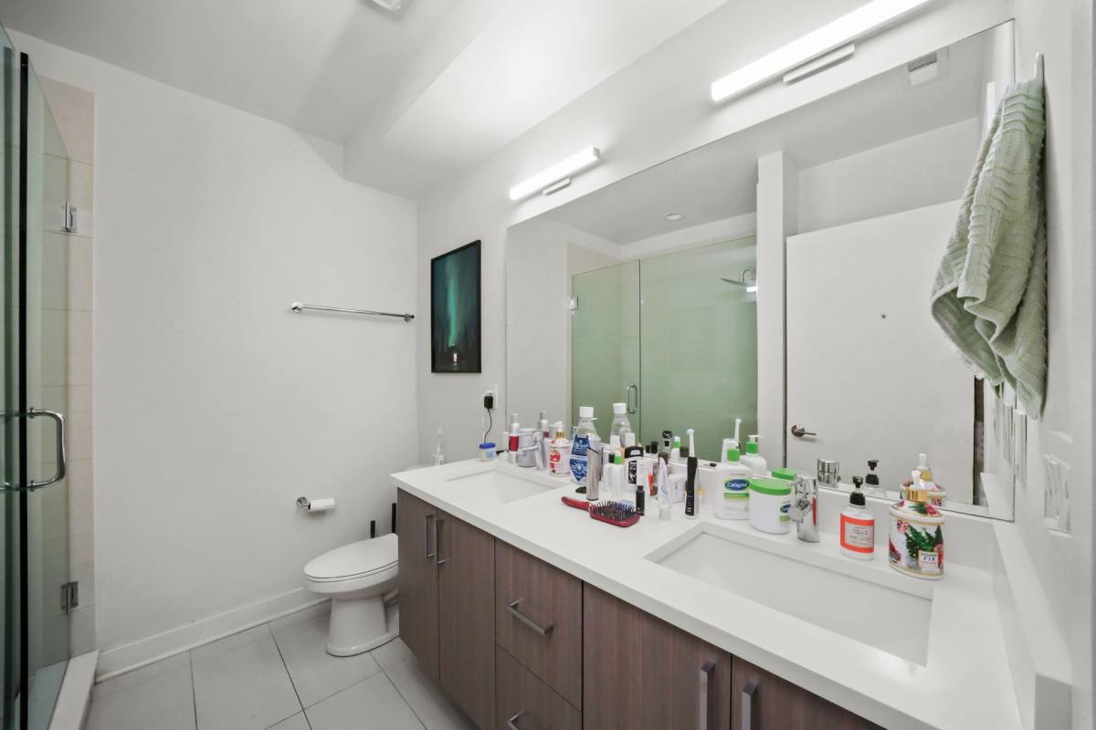 Apartment for rent at 832 W Erie St, Chicago, IL 60642