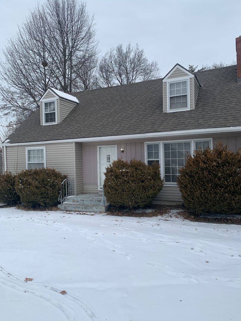 House for rent at 4012 W 75th St, Prairie Village, KS 66208