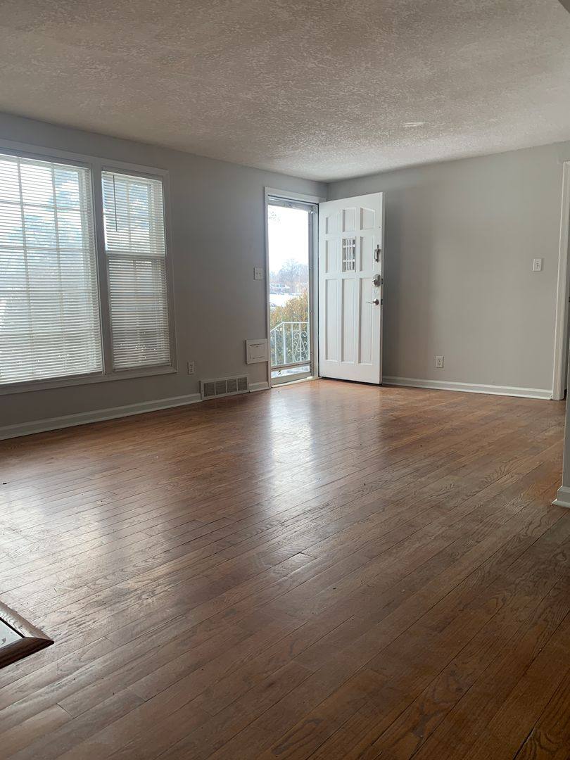 House for rent at 4012 W 75th St, Prairie Village, KS 66208