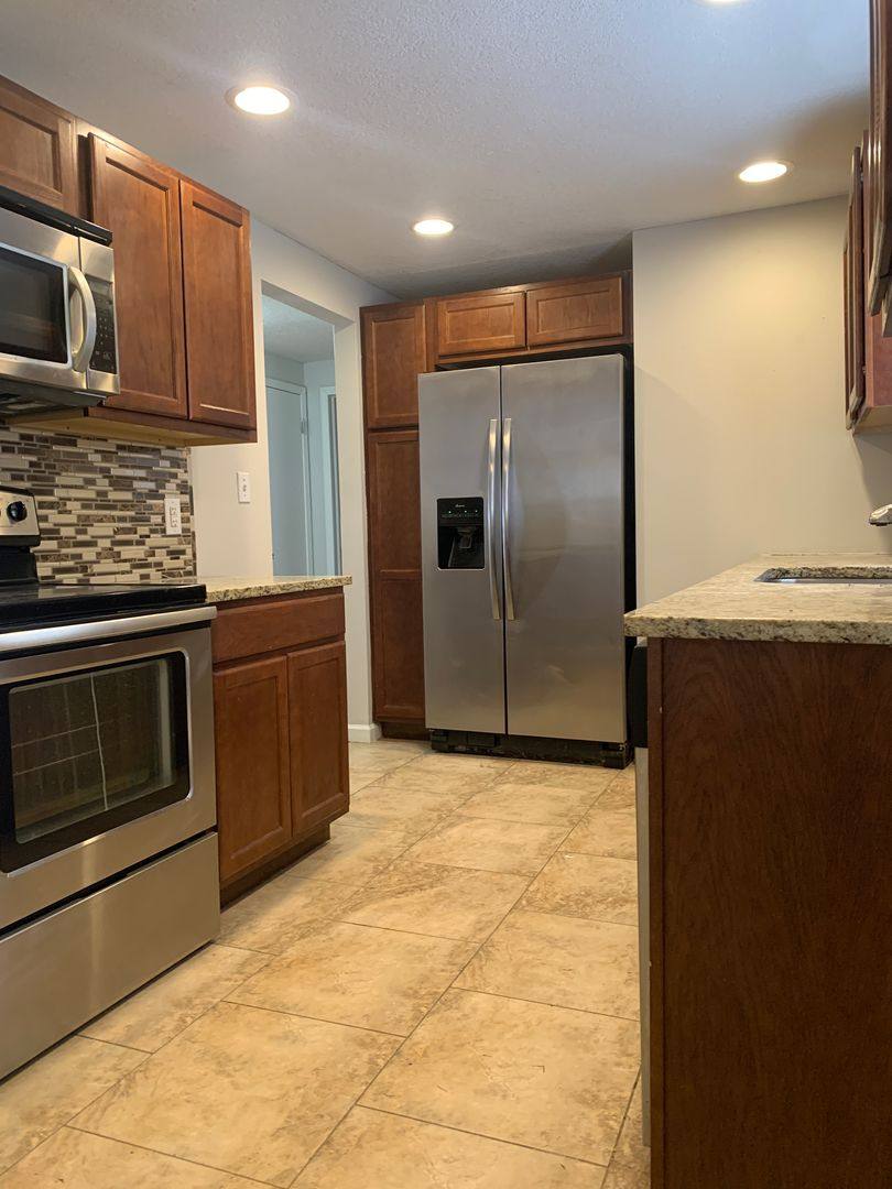 House for rent at 4012 W 75th St, Prairie Village, KS 66208