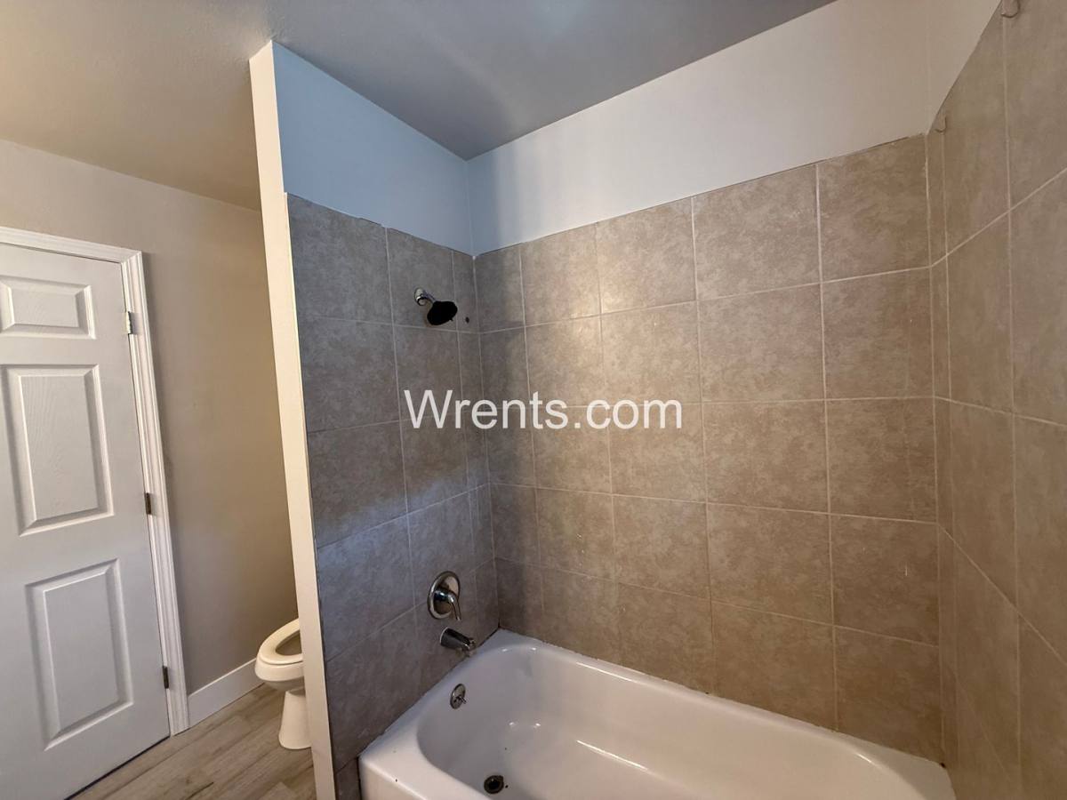 Apartment for rent at 1718 W Boone Ave, Spokane, WA 99201