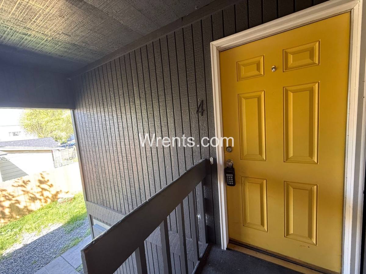 Apartment for rent at 1718 W Boone Ave, Spokane, WA 99201