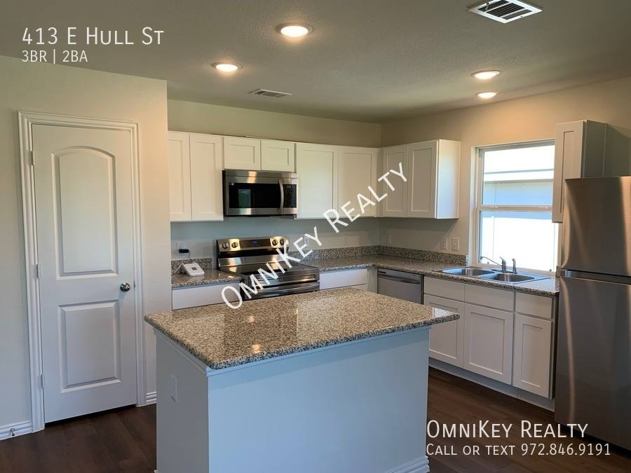 House for rent at 413 E Hull St, Denison, TX 75021