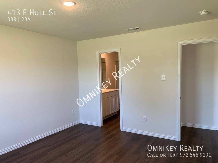 House for rent at 413 E Hull St, Denison, TX 75021