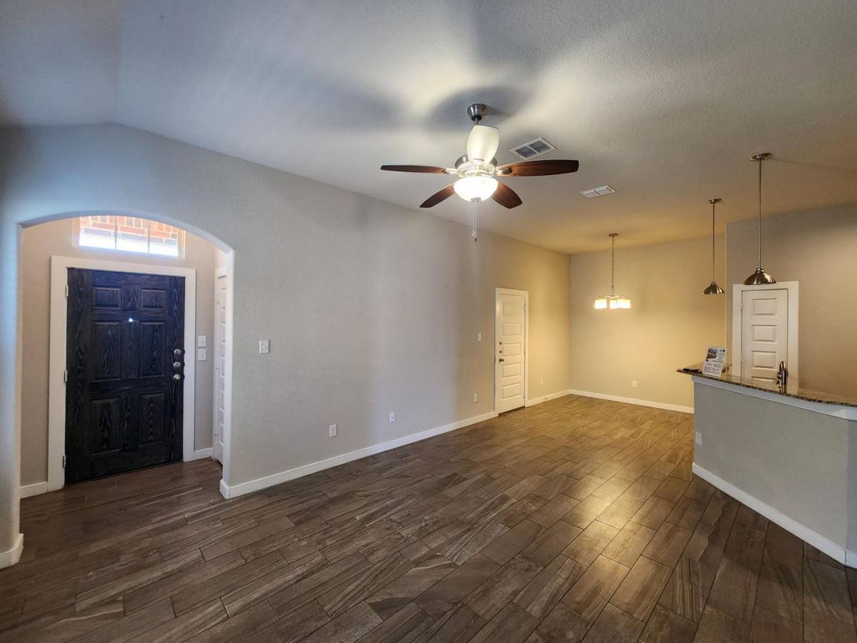 House for rent at 367 Creekside Curve, New Braunfels, TX 78130