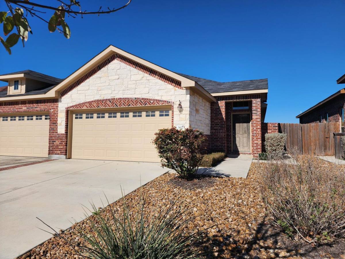 House for rent at 367 Creekside Curve, New Braunfels, TX 78130