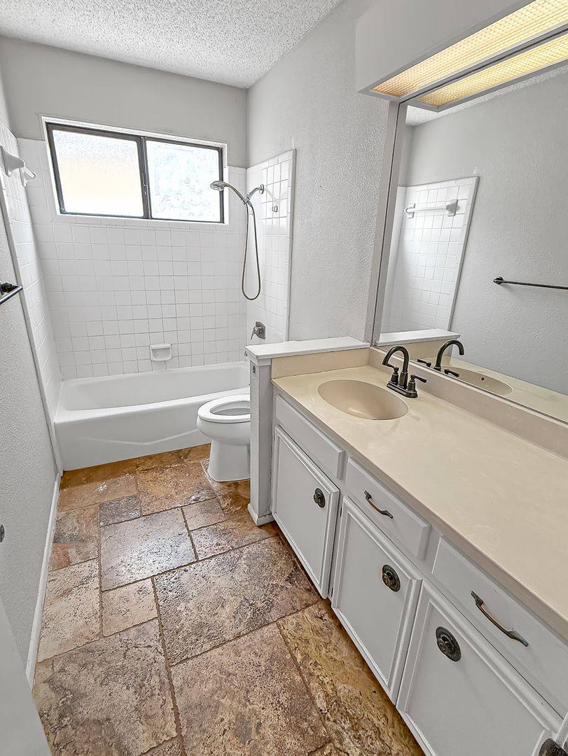 House for rent at 16918 Summer Creek Dr, San Antonio, TX 78248