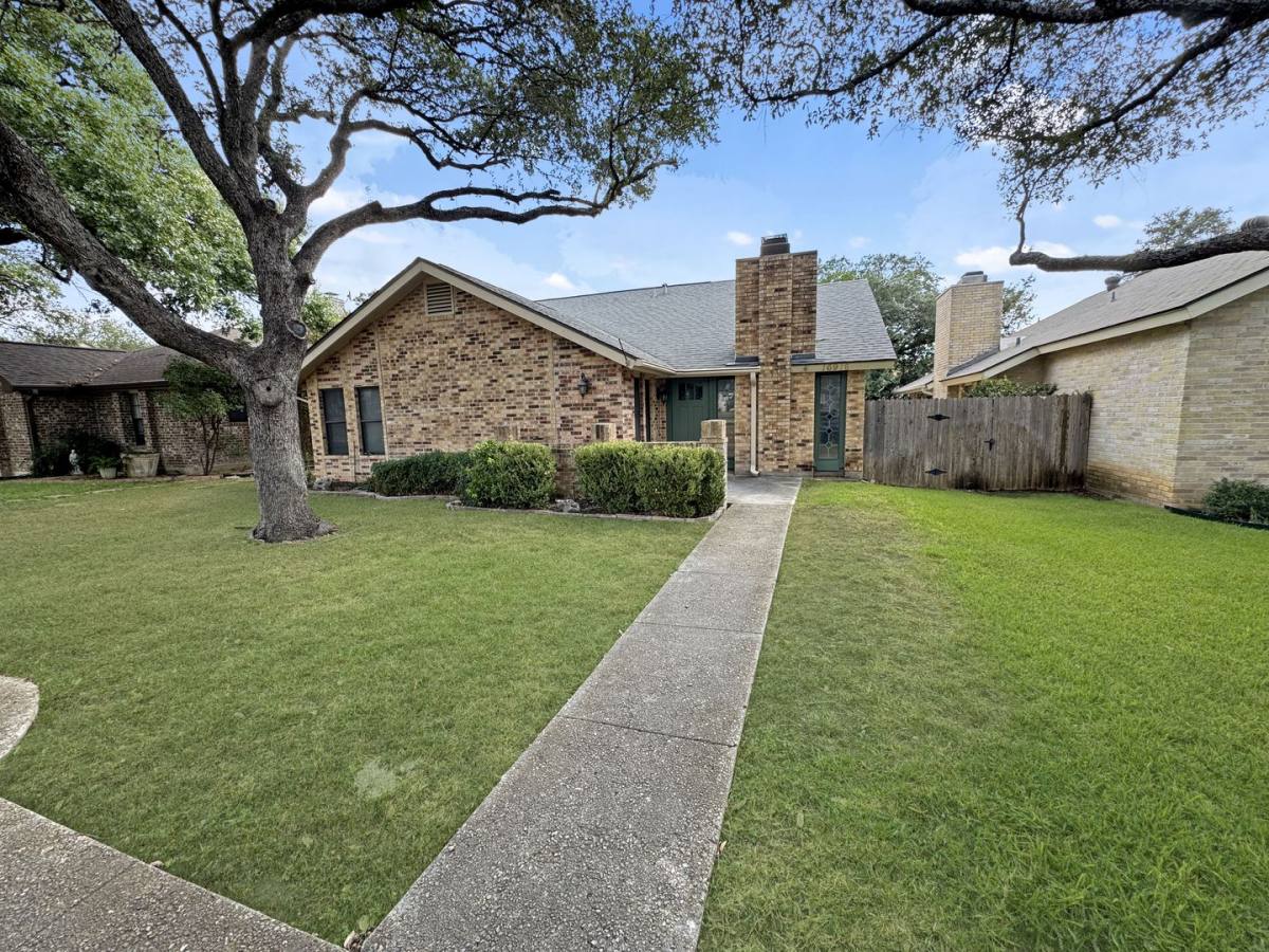 House for rent at 16918 Summer Creek Dr, San Antonio, TX 78248