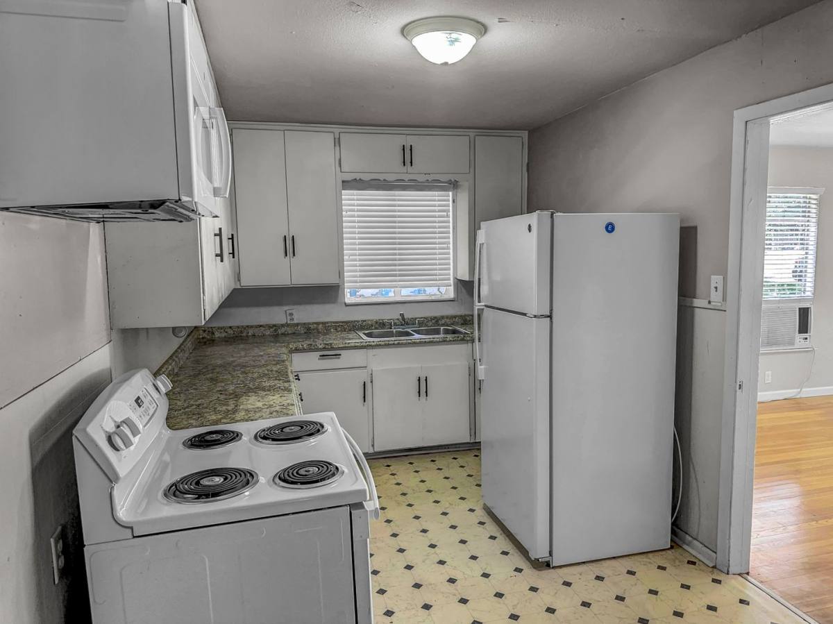 Apartment for rent at 2016 W Olmos Dr, San Antonio, TX 78201
