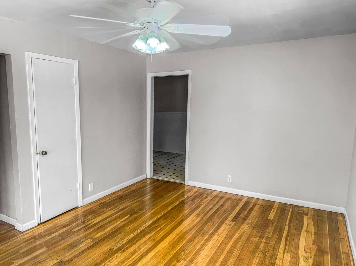 Apartment for rent at 2016 W Olmos Dr, San Antonio, TX 78201